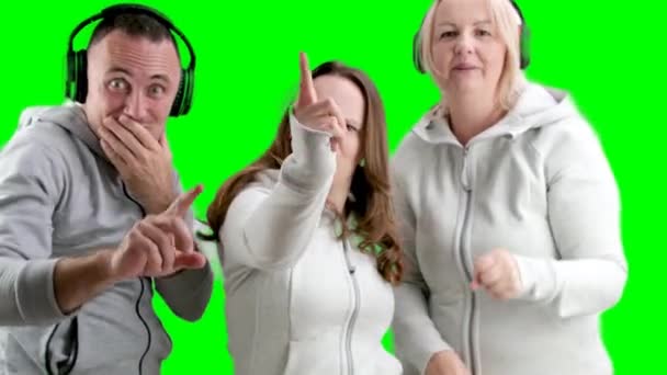 Erkek Iki Genç Kız Negatif Oynuyorlar Şaret Parmağıyla Salıncakta Sallan — Stok video