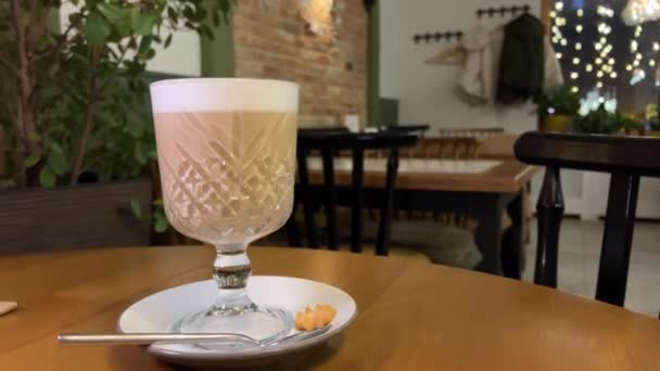 Cappuccino Latte Art Beautiful Cup Table Cafe High Quality Footage — Stock Video