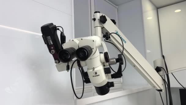Mikroskop Stomatologiczny Leczenia Stomatologicznego Napełniania Kanałów Najnowsza Technologia Aparaturze Stomatologicznej — Wideo stockowe