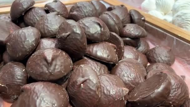 Automatizovaná Přeprava Čokoládových Bonbónů Tovární Zařízení Průmyslová Výroba Cukrovinek Vysoce — Stock video