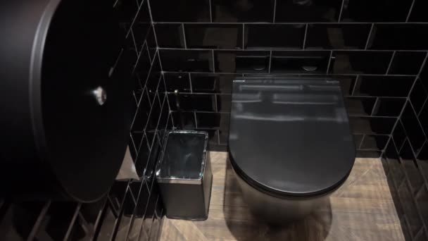 Black Toilet Bowl Gray Stylish Bathroom High Quality Footage — Stock Video