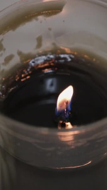 Eski Mum Kurumu Yanan Mum Ateşini Kapatır Yüksek Kalite Görüntü — Stok video