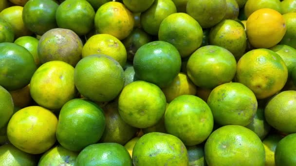 Shopping Fruits Dans Supermarché Limes Sur Stand Dans Supermarché Images — Video