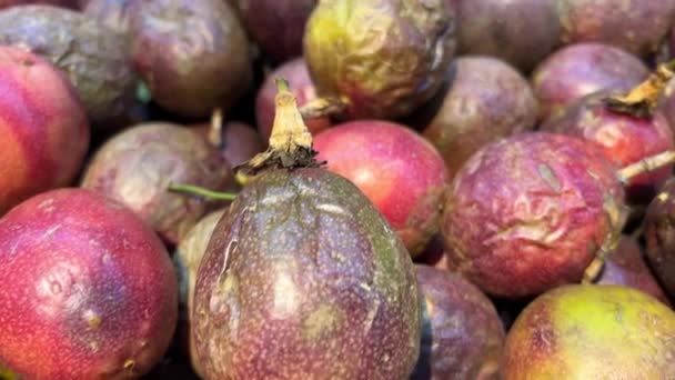 Maracuyá Cámara Vídeo Alta Calidad Marco Completo Verduras Frutas Mostrador — Vídeos de Stock