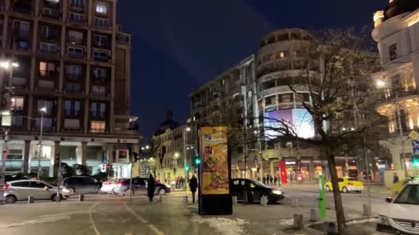 Bucarest Rumania Atracciones Noche Ciudad Gente Coches Tráfico Vida Real — Vídeo de stock