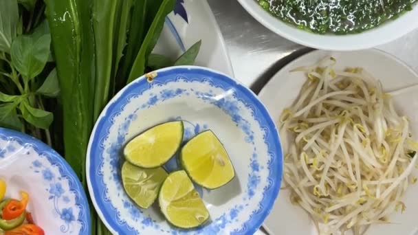 Pho Vietnamesische Rindfleisch Nudelsuppe Herstellung Von Suppe Street Food Vietnam — Stockvideo