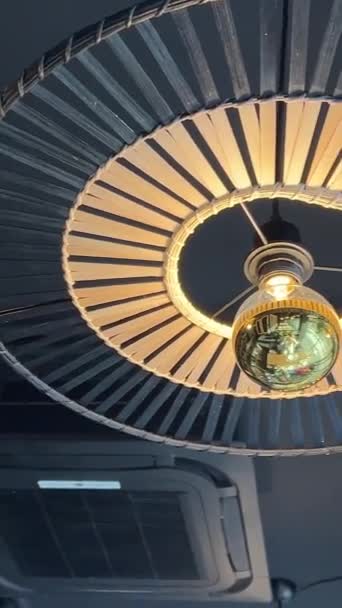 Nowoczesna Lampa Biurowa Jest Wyłączona Wysokiej Jakości Materiał — Wideo stockowe