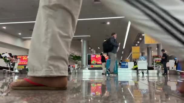 Aeroporto Lugar Para Pegar Pessoas Espera Bagagem Vida Nos Viajantes — Vídeo de Stock