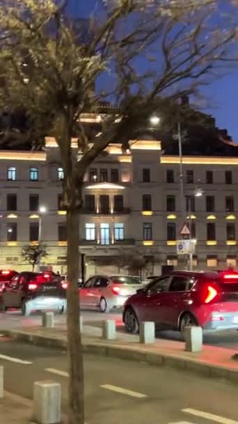 Bucareste Romênia Atrações Noite Cidade Pessoas Carros Trânsito Vida Real — Vídeo de Stock