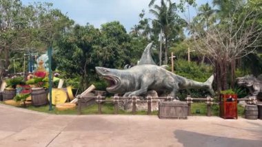 Phu Quoc, Vietnam eğlence parkı Water Park Lunaparkı Phu Quoc Adası, Güney Vietnam, Güneydoğu Asya 'daki en büyük ve en modern eğlence parkı. Teleferiğe bin.