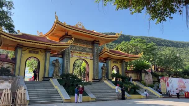 Pagoda Quoc Phu Quoc Puerta Entrada Central Quoc Pagoda Templo — Vídeo de stock