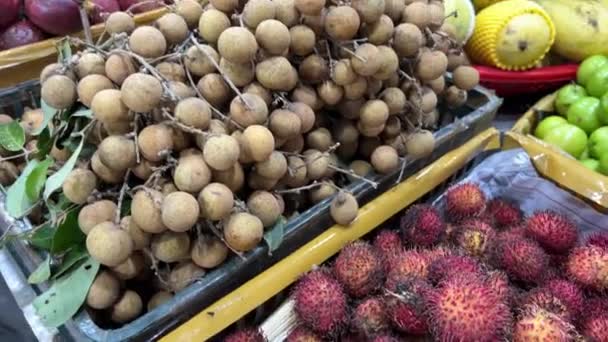 葡萄牙马德拉市Funchal工人市场的蔬果摊位 高质量的4K镜头 — 图库视频影像