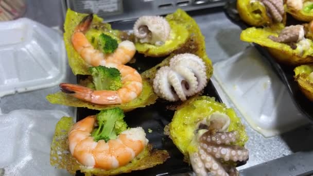 Brochettes Crevettes Fraîches Avec Sauce Curry Images Haute Qualité — Video