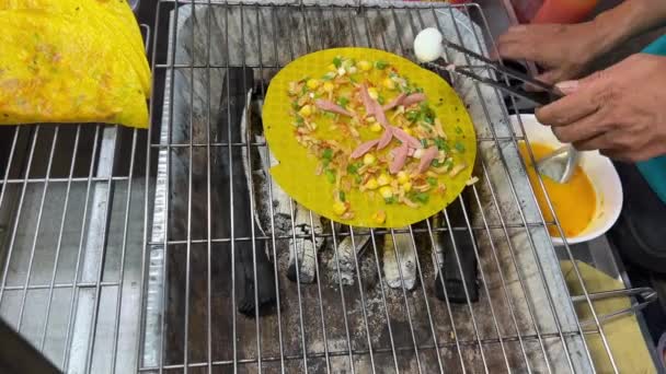 태국의 시장에서 베트남 요리를 닫습니다 고품질 — 비디오