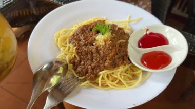 Spagetti bolonez domuz eti ya da kıymalı spagetti. Yüksek kalite 4k görüntü