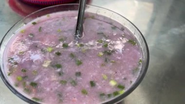Sebzeli Taro Vietnamlı mor çorba