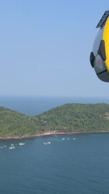 Phu Quoc, Vietnam eğlence parkı Water Park Lunaparkı Phu Quoc Adası, Güney Vietnam, Güneydoğu Asya 'daki en büyük ve en modern eğlence parkı. Teleferiğe bin.