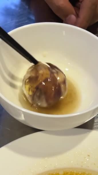 Egg Embryo Vietnamese Delicacy Balut Boiled Developing Duck Embryo Hoi — Stock Video