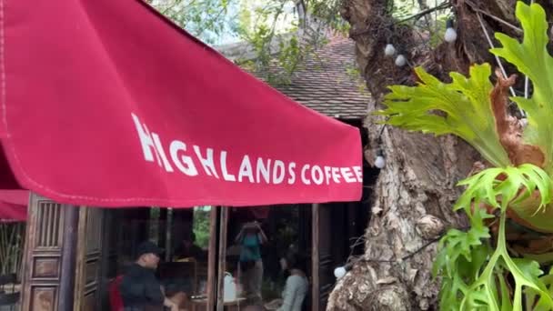 Highlands Coffee Vietnam Kökenli Bir Amerikalı Tarafından Kurulan Kahve Ürünleri — Stok video