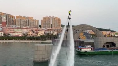Öpüşme Köprüsü Vietnam Phu Quoc Adası Günbatımı Kasabası phu quoc evlilik köprüsü. Adadaki bir evliliği kaydettirmek için en güzel yer. Aşk yolculuğu romantizmi gün batımı Vietnam Phu Quoc Adası 02.29.2024