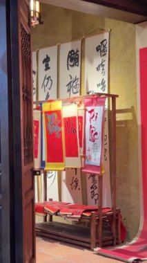 Asya 'da cennet gibi yeni bir turizm merkezi. Vietnam' da tarifsiz bir güzellik gecesi terk edilmiş bir şehir. Avrupa binaları pahalı paralar yaktı.