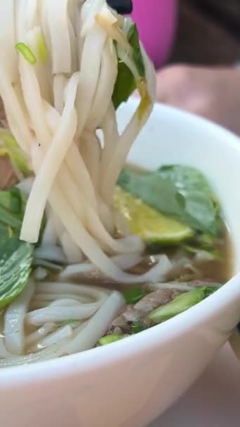 Rundvlees Noodle Soup Mien Chinese Noedels Gekookt Met Jus Noodle — Stockvideo