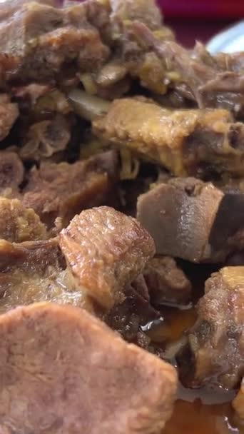 Gekochte Gänseente Vietnam Auf Dem Tisch Mit Geschnittenen Fleischstücken Mit — Stockvideo