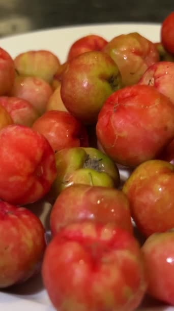 Τούρκικο Κεράσι Φρούτα Μικρά Μούρα Παρόμοια Ένα Μήλο Ονομάζονται Ιαπωνικά — Αρχείο Βίντεο