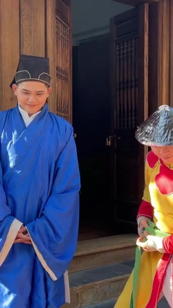 Άνθρωποι Ντυμένοι Παραδοσιακά Ιαπωνικά Ρούχα Αντιπροσωπεύουν Έθνος Τους Όμορφα Παραδοσιακά — Αρχείο Βίντεο