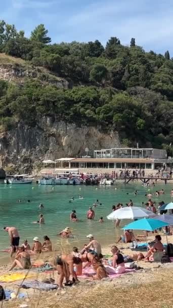 Playa Europea Más Famosa Isla Corfú Mar Jónico Personas Turistas — Vídeo de stock