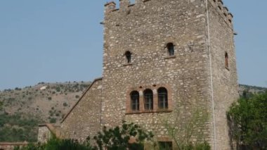 Arnavutluk 'un Butrint Ulusal Parkı' ndaki Büyük Bazilika kalıntıları. Butrint Life 'daki Triconch Sarayı tarihi ortaçağ Venedik Kulesi' nin sarayındaki tarihi bir Roma evinin ölümü. Yüksek kalite
