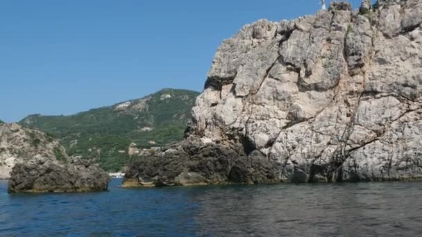 Výlet Lodí Blízkosti Ostrova Korfu Atrakcí Hluboké Čisté Vody Hory — Stock video