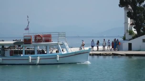 Monastère Sur Eau Sur Lequel Les Avions Décollent Atterrissent Grèce — Video