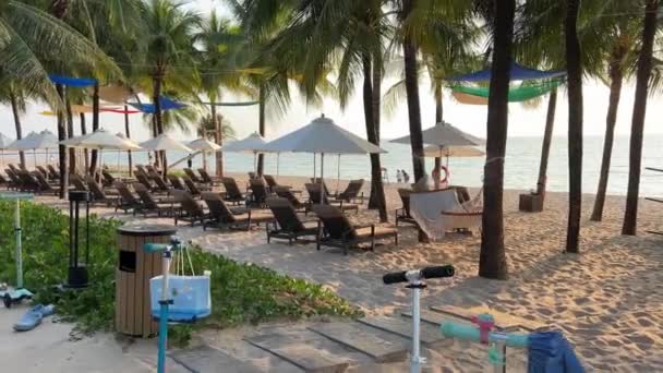 Rajské Pláže Pláži Sonasea Palmy Moře Západ Slunce Indický Oceán — Stock video