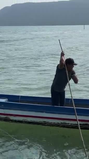 Halászok Egy Halászfarmon Emberek Dolgoznak Égő Nap Alatt Indiai Óceánon — Stock videók