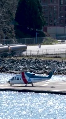 Vancouver, Kanada 'nın Grouse Dağı' ndaki helikopterle uçmak Vancouver 'da yıl boyunca en çok ziyaret edilen eğlence merkezidir ve şehir merkezine 15 dakika uzaklıktadır. Orada Vancouver, Kanada 2023 helikopteriyle uçabilirsiniz.