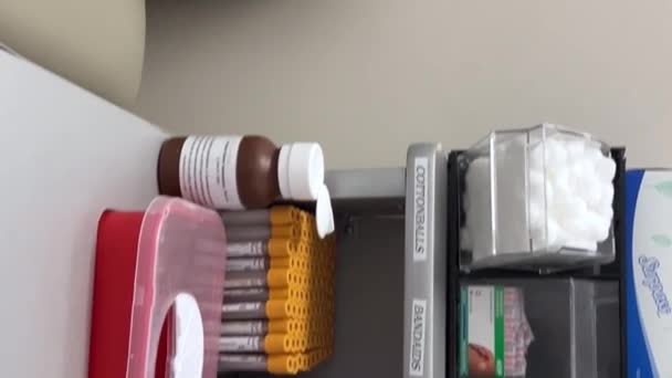 Lifelabs Labor Für Bluttests Von Urin Und Kot Büro Eingang — Stockvideo
