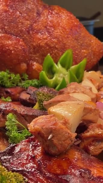 Lezzetli Spanyol Sosis Salamı Dilimleri Sağlıklı Yemek — Stok video