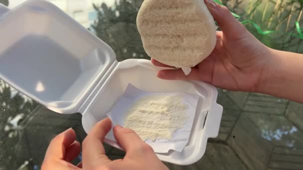 中国蒸包在白色上被隔离了 越南白面包 — 图库视频影像