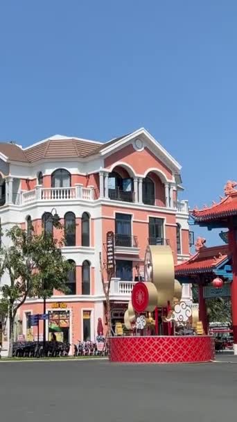 越南大世界Phu Quoc 位于广西壮族自治区平谷市的著名娱乐 购物综合体 威尼斯 意大利 大世界等地多彩的建筑 — 图库视频影像