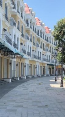 Vietnam Büyük Dünya Phu Quoc. VN, Kien Giang bölgesindeki ünlü eğlence, eğlence ve alışveriş merkezi. Venedik İtalya 'daki gibi renkli binalar Büyük Dünya' da