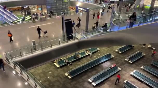 Πραγματική Ζωή Πραγματικό Χρόνο Άνθρωποι Ντόχα Hamad Qatar Airways Κατάρ — Αρχείο Βίντεο