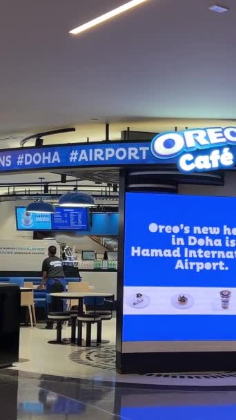 Valós Idejű Emberek Doha Hamad Qatar Airways Katar Dohai Repülőtér — Stock videók