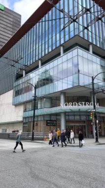 Vancouver merkezindeki Nordstrom Pasifik Giyim Mağazası Vancouver 2023