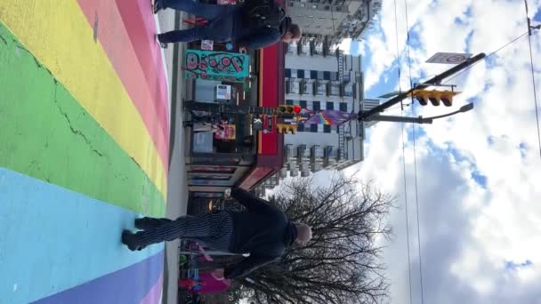 Davie Bute Rainbow Sidewalks Downtown Vancouvers Gay Village Coimmunity Sunny — Stock Video