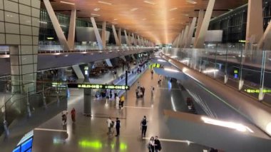 Gerçek hayatta Doha Hamad Katar Havayolları Katarı. Doha Havaalanı 04.10.2024