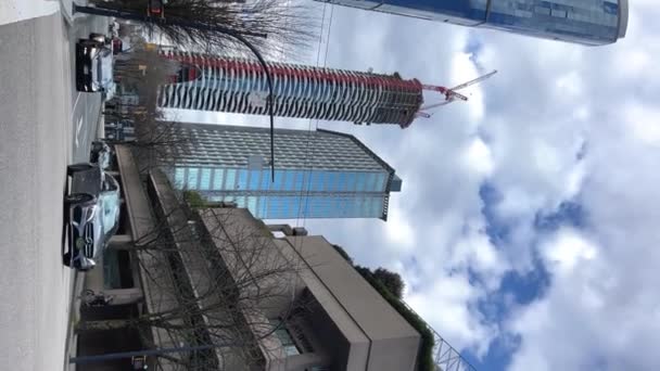 Високі Будинки Канаді Будують Хмарочоси Центрі Ванкувера Проти Блакитного Неба — стокове відео