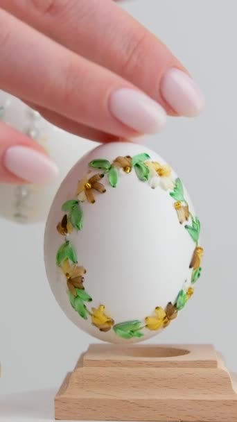 色彩斑斓的复活节彩蛋 背景各异 — 图库视频影像
