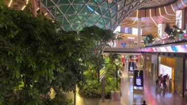 Gerçek hayatta Doha Hamad Katar Havayolları Katarı. Doha Havaalanı 04.10.2024