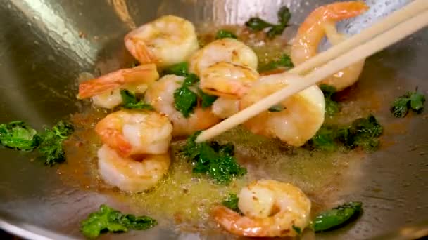 准备虾与近景 新鲜的亚洲食物可供食用 高质量的 — 图库视频影像
